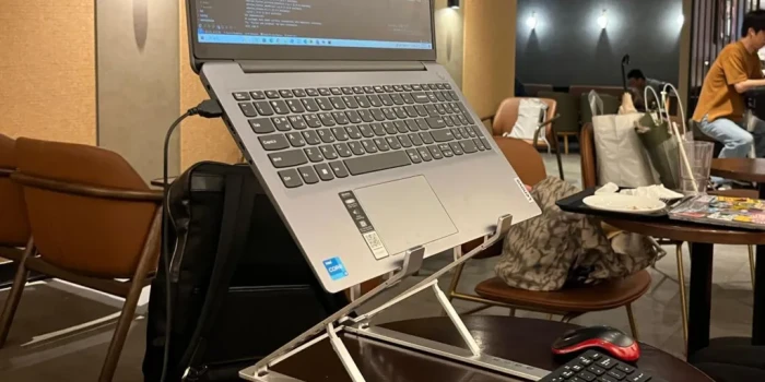 «Երկու նոթբուք, վեց վարդակ». ինչպես են հարավկորեական սրճարան...