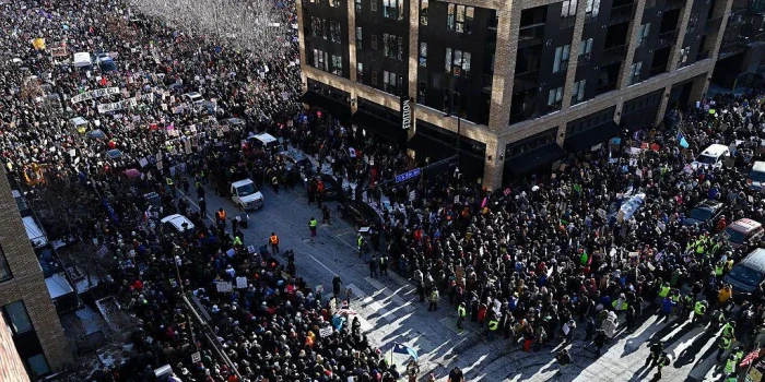 ՀԱՐՅՈՒՐԱՎՈՐ ՄԻՆՆԵՍՈՏԱՅԻ ԲԻԶՆԵՍՆԵՐ ՓԱԿՎԵՑԻՆ՝ ԲՈՅԿՈՏԻՆ ԻՊԱՏԵԼՈ...