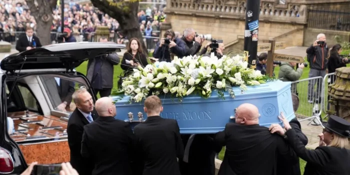 Հազարավոր մարդիկ հրաժեշտ տվեցին Ռիկի Հաթոնին