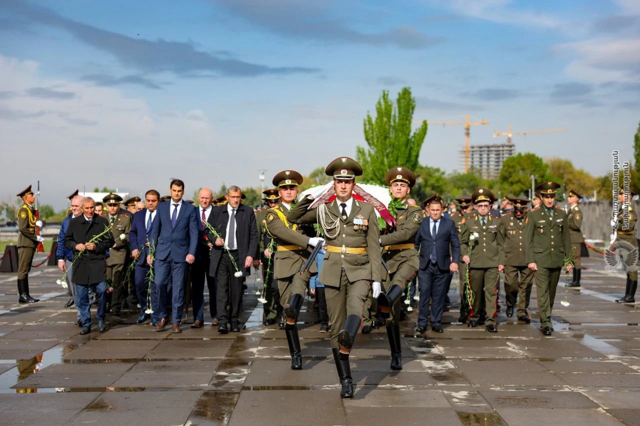 🎥 ՀՀ ՊՆ, ԶՈՒ և ԶՈՒ ԳՇ ղեկավար կազմն այցելել է Ծիծեռնակաբերդ...