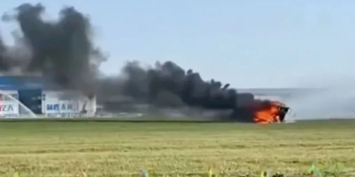 Թռչող մեքենաները բախվել են չինական ավիացիոն շոուի փորձնական...