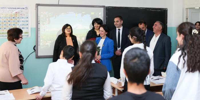Ժաննա Անդրեասյանն այցելել է Գավառի ուսումնական հաստատություն...