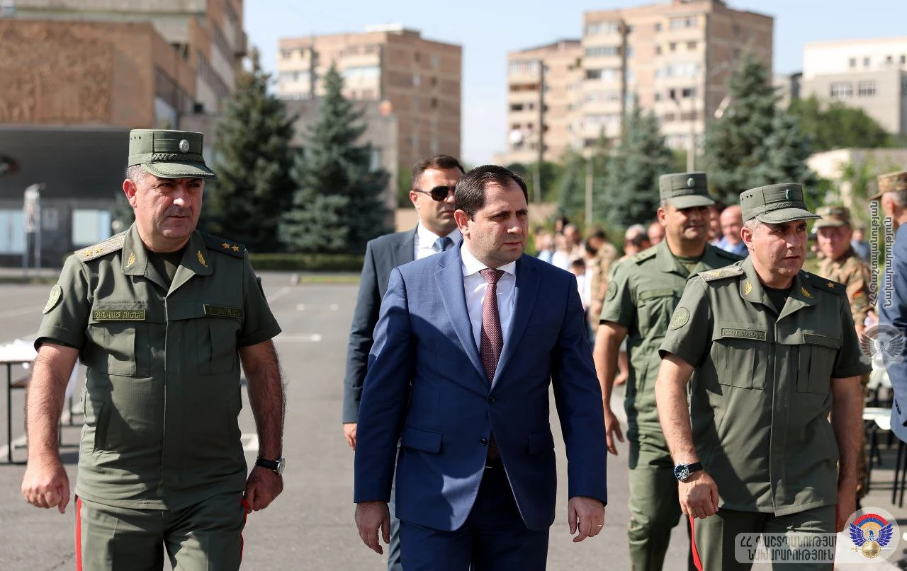 🎥 Պաշտպանության նախարար Սուրեն Պապիկյանը մասնակցել է ԶՈՒ սե...