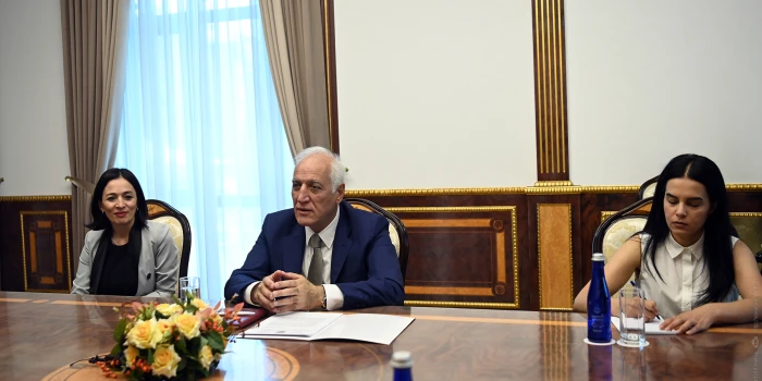 Հայագետներ Թեո Մաարտեն վան Լինտը և Աննա Սիրինյանը պարգևատրվե...