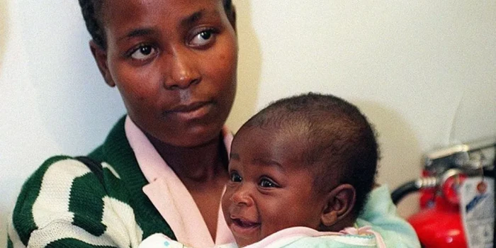 «Հրաշք երեխան», ով ծնվել էր ծառի վրա Մոզամբիկի ջրհեղեղի ժամա...