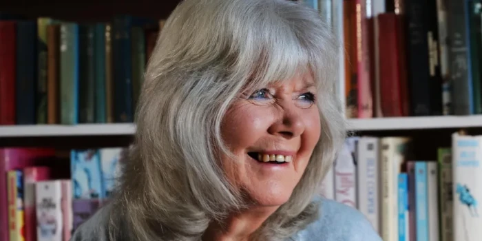 Դեյմ Ջիլի Կուպերը մահացել է 88 տարեկանում՝ ընկնելով, Թագուհի...